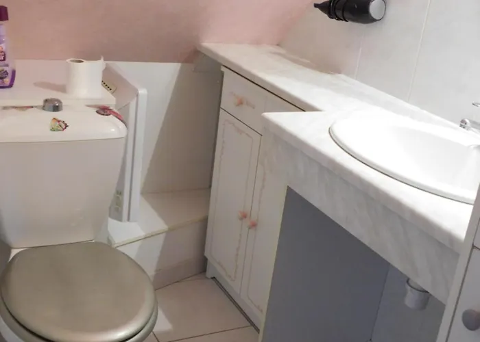 Le Clos De L'aura 아파트